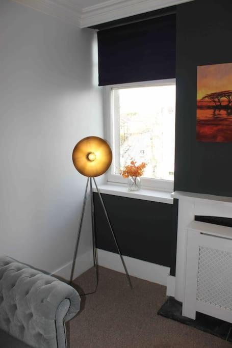 Executive Top Floor 1 Bedroom Apartment Aberdeen Exterior photo